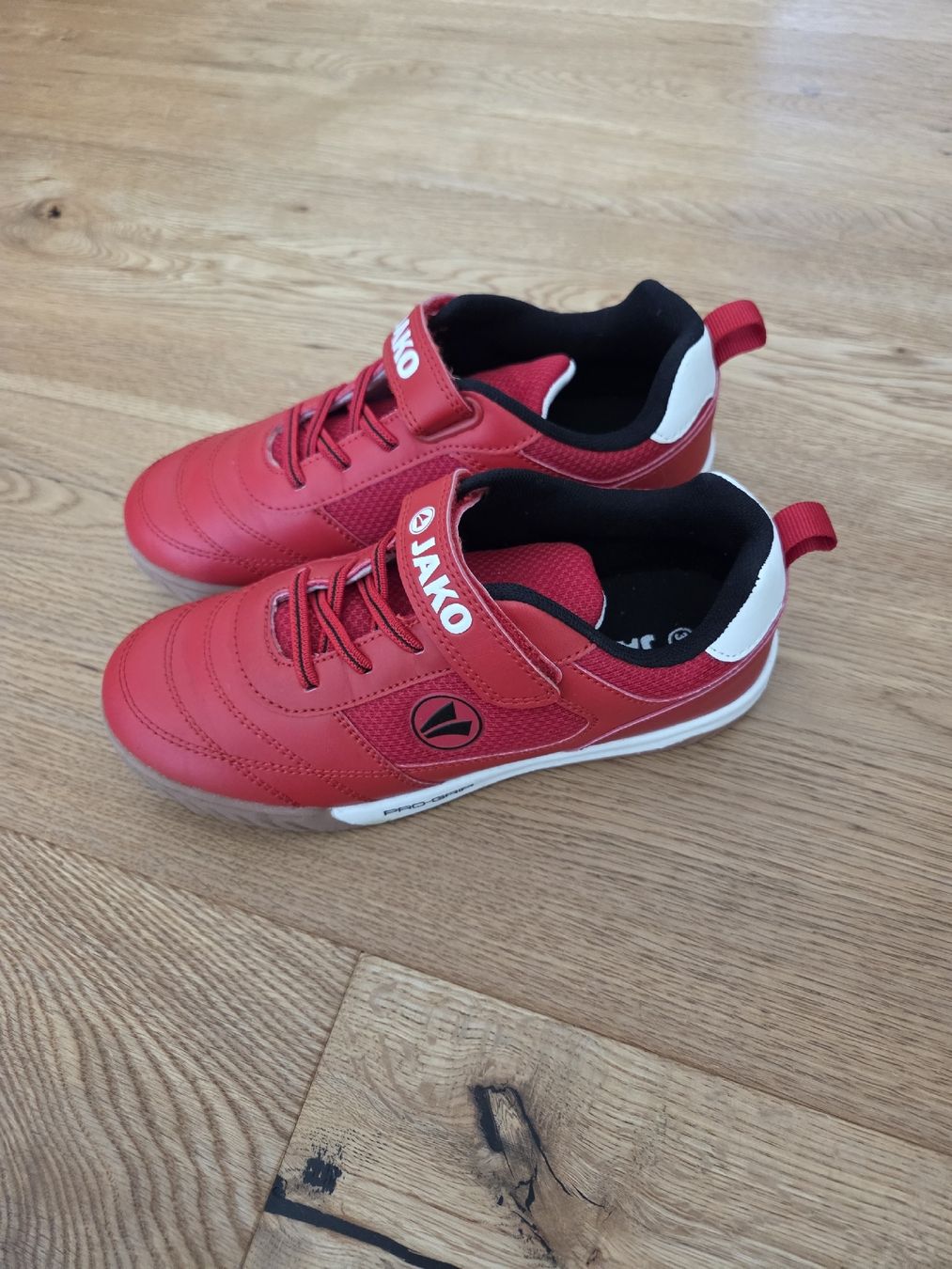 Jako Chaussures garçon: Kinderschuhe Jako Gr. 34 – D'occasion à Liestal par Milo-2286 1
