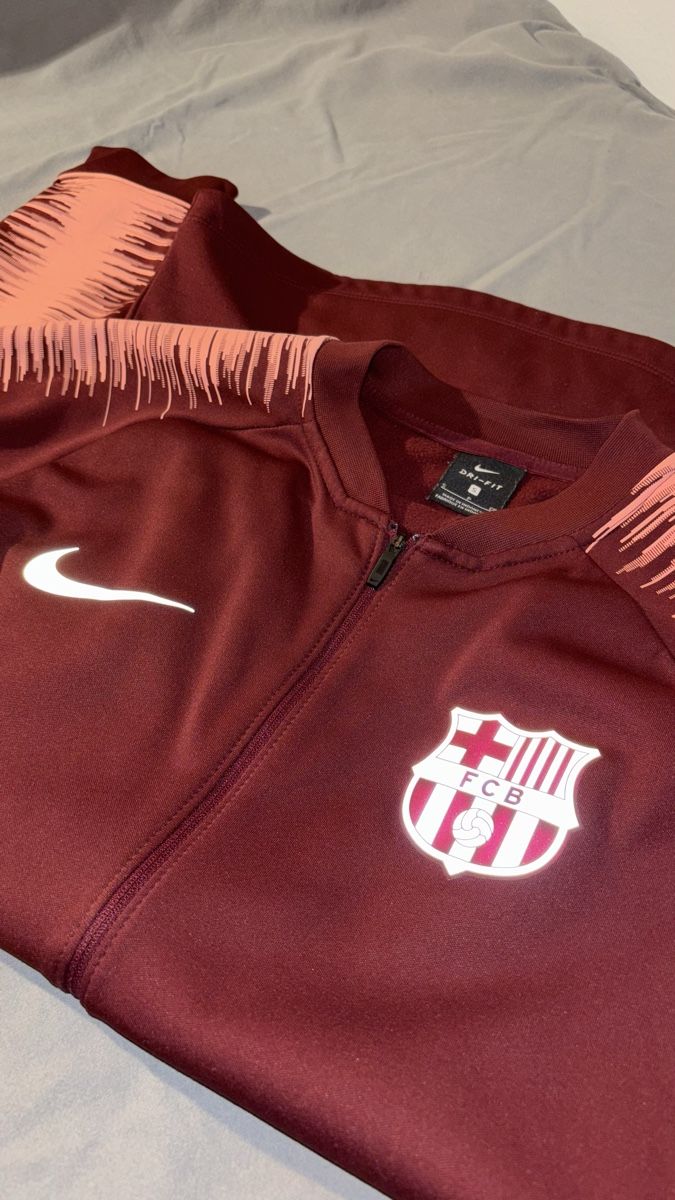 FC Barcelona Canottiere & Pantaloni: Survêtement Barcelone  – Usato da Genève venduto da Nathanwatchch 3