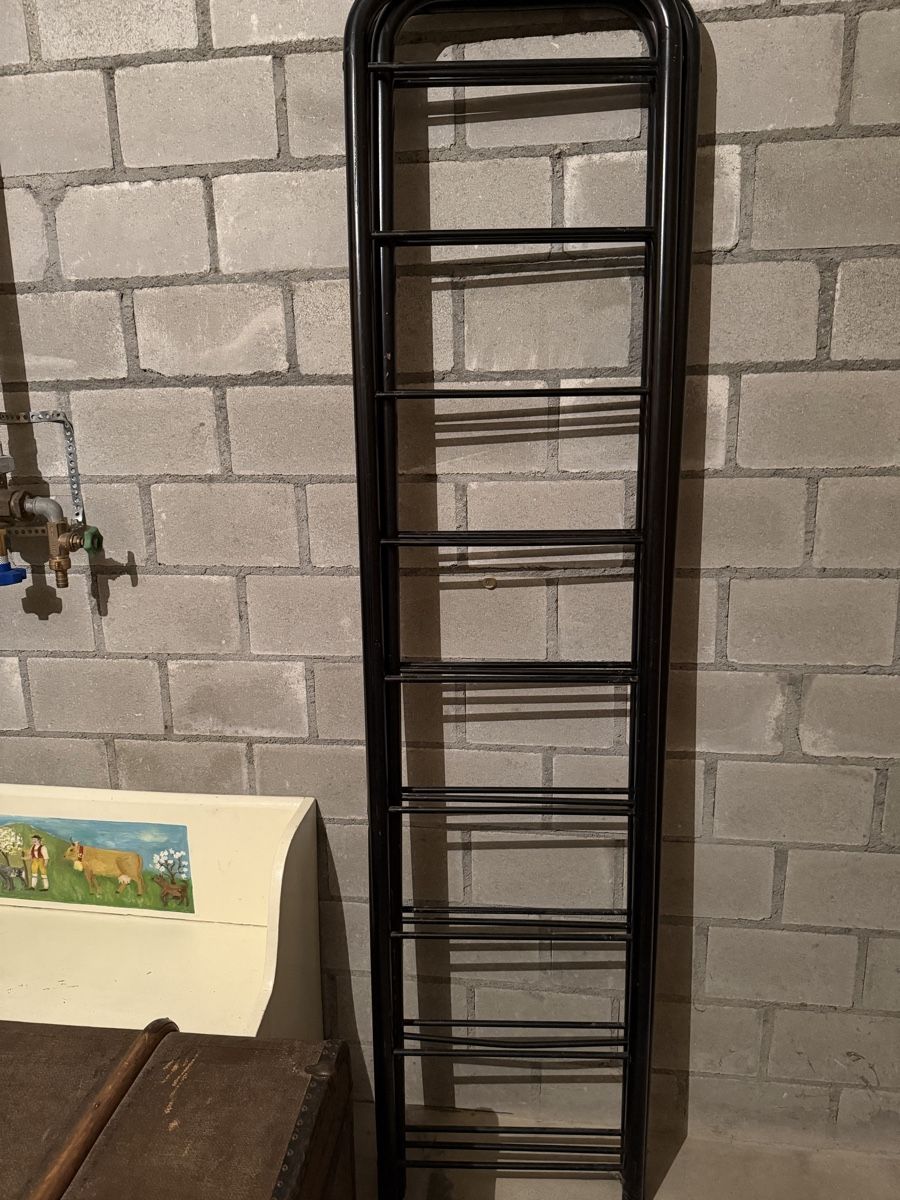 Scaffali: Schwarzes Holz-Metall-Regal. – Usato da Zuchwil venduto da chi_82wx 2