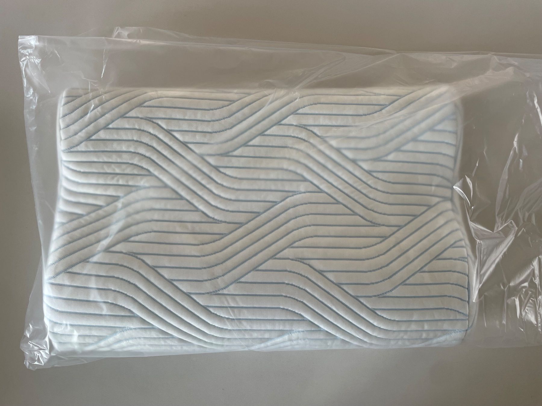 Tempur Cuscini: TEMPUR Shape SmartCool Schlafkissen M – Nuovo e nell'imballaggio originale da St. Gallen venduto da rap_wm5l 2