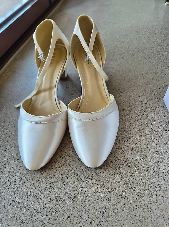 Scarpe da donna: Avalia Brautschuh – Usato da Frauenfeld venduto da ziilli