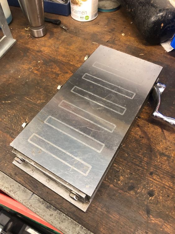 MAGNETSPANNPLATTE LAMELLENBLOCK EUR 230,00 - DE