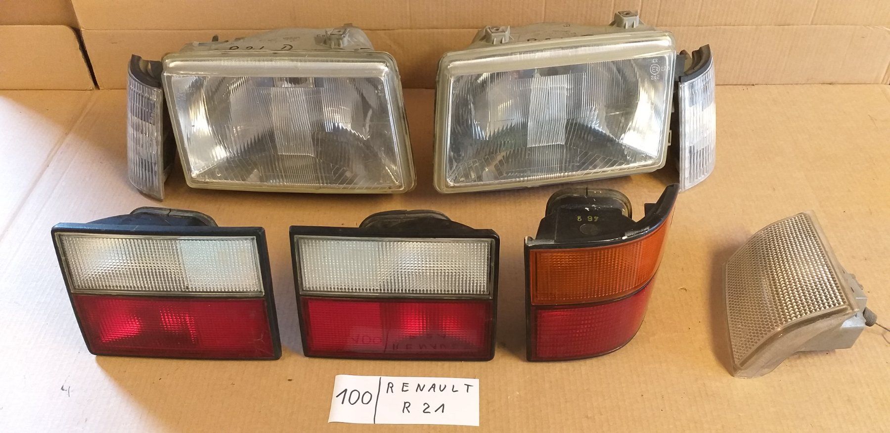 Fari: RENAULT  R21  OLDTIMER  PHARES ET FEUX ARR.  / DIV. LEUCHTEN – Usato da cortébert venduto da rlv