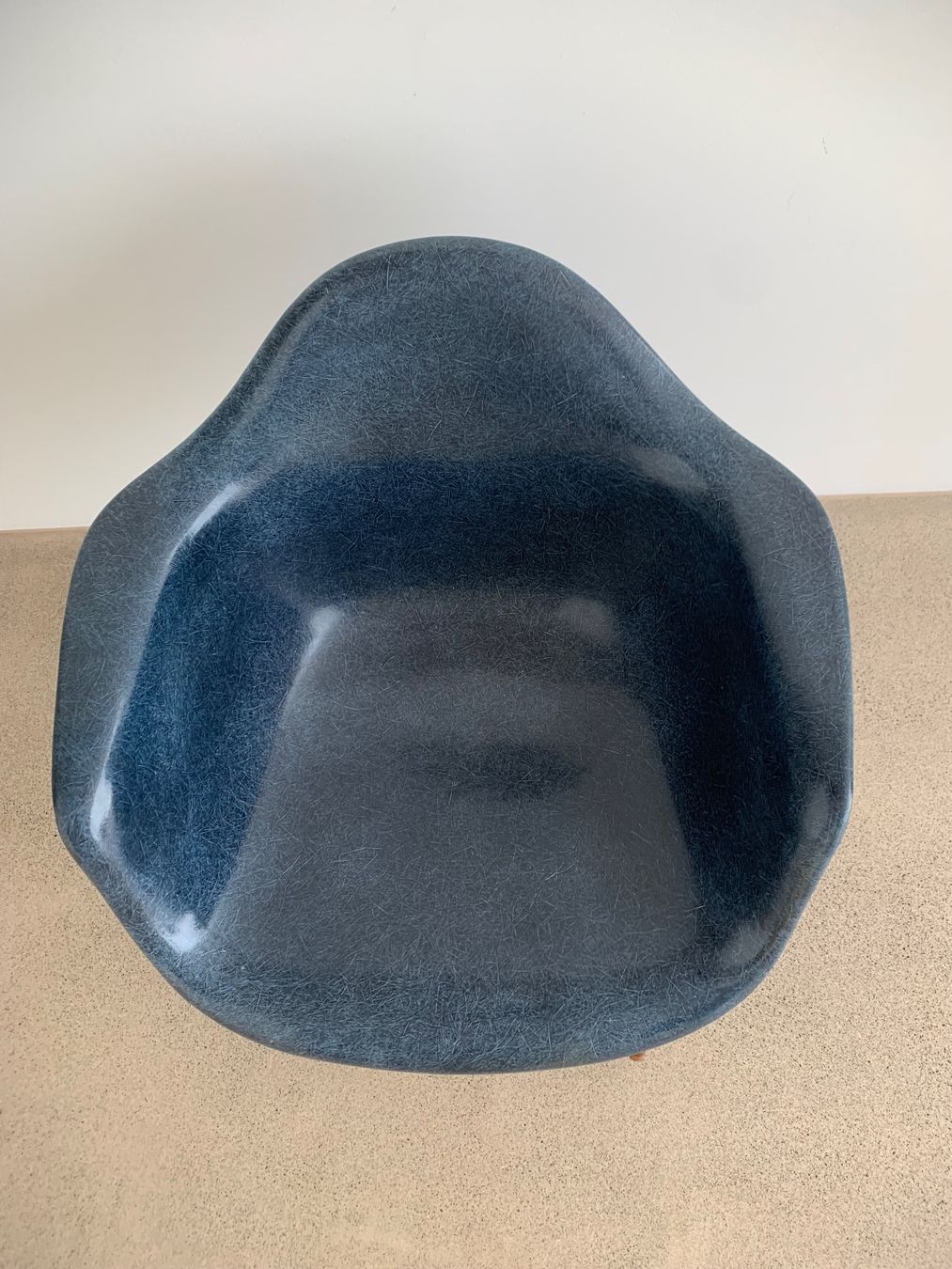 Eames Sedie: Original Eames Rocking Chair Herman Miller Dunkelblau 1964 – Usato da Edlibach venduto da second_hand 4