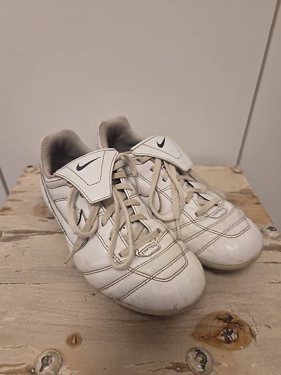 Scarpe da uomo: Nike Fussballschuhe Gr. 36 – Usato da Volketswil venduto da zacki09