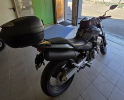 Honda hornet 900cc  Parfait état 