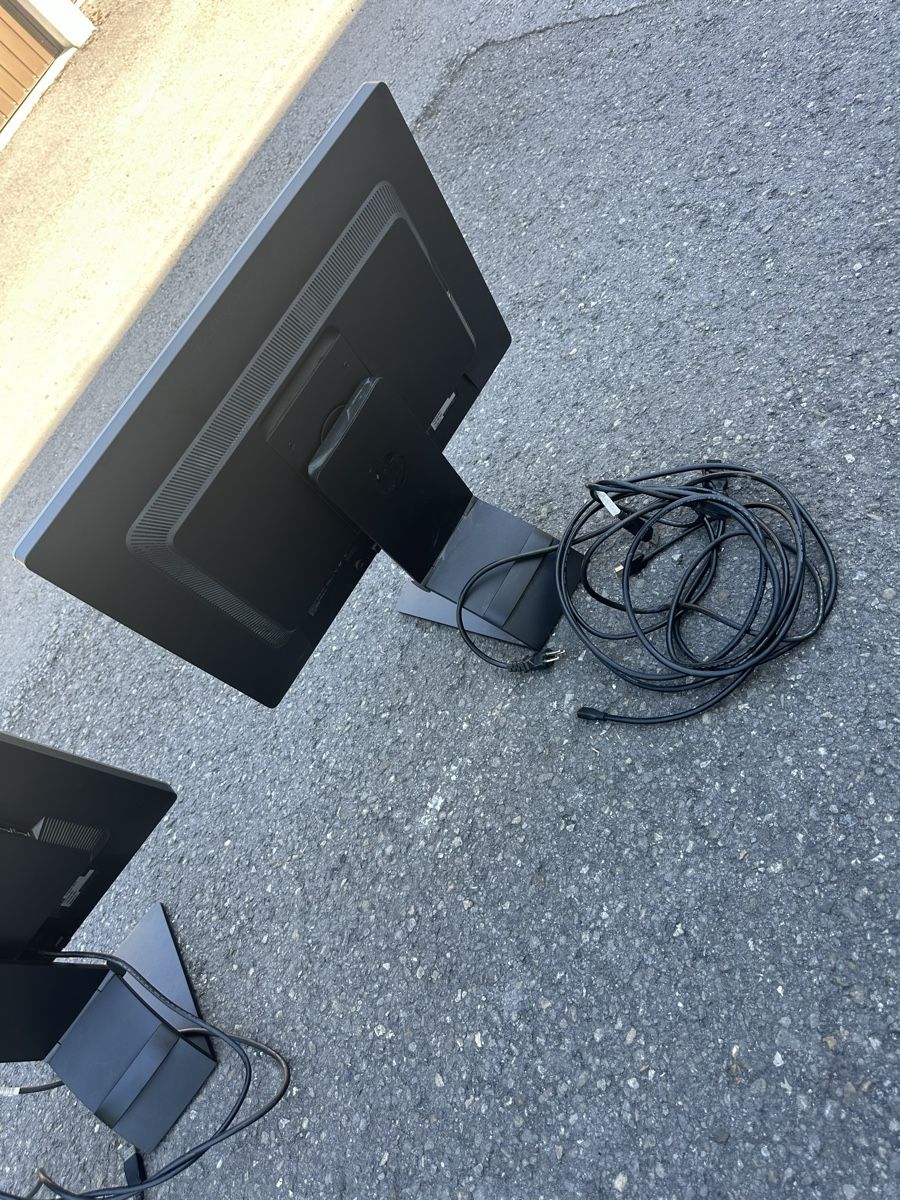 Monitor: HP Bildschirme zwei Stück  – Usato da Heerbrugg venduto da sha_6bxl 2