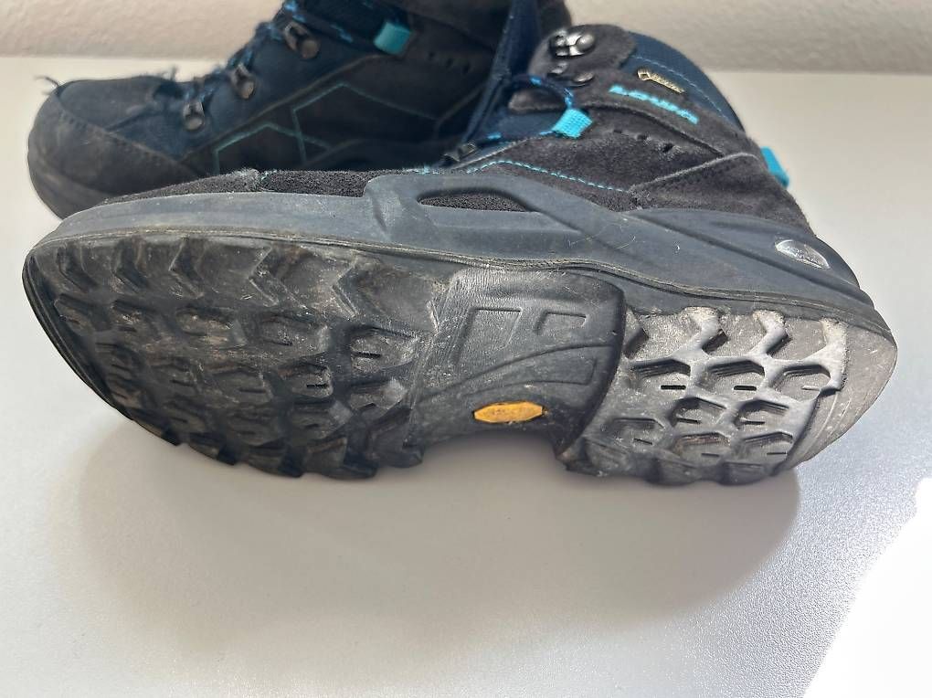 Scarpe per ragazzi: Wanderschuhe, Lowa, Grösse 35 Trekkingschuhe – Usato da Herisau venduto da knustine 1