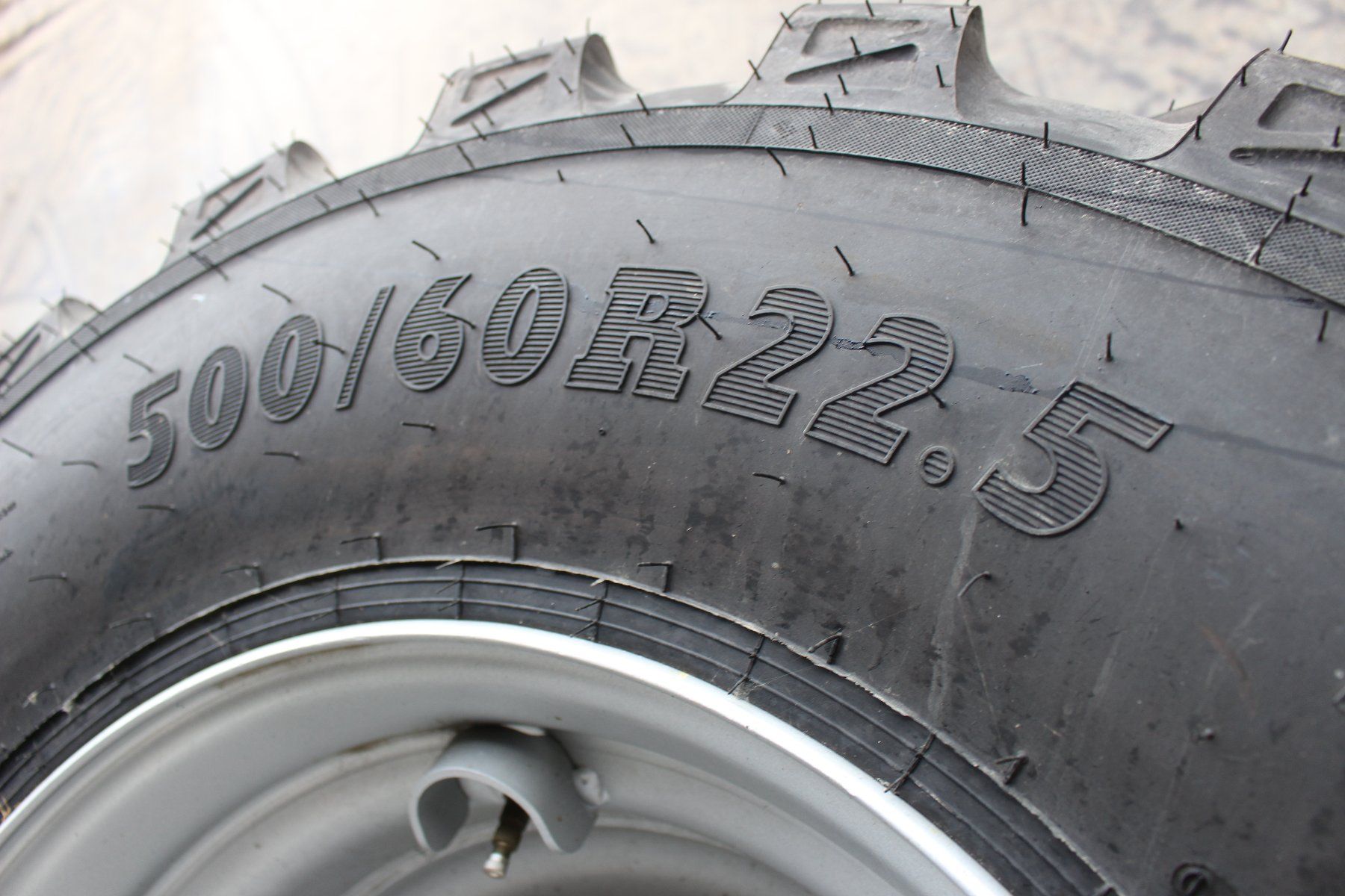 Pneumatici & Ruote complete: Kompletträder 500/60 R22.5 BKT – Nuovo (secondo la descrizione) da Hüswil venduto da AgrotechnikZulliger 1