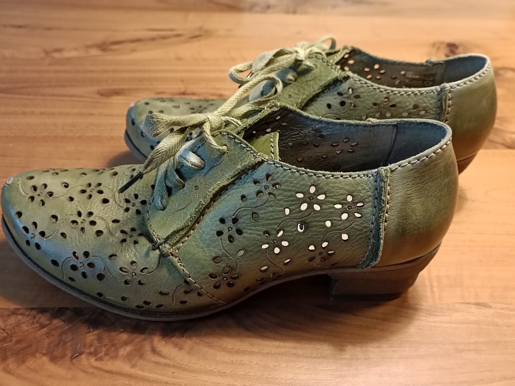 Damenschuhe: Rovers Schnürpumps Grösse 39 – Gebraucht aus Schliern b. Köniz von Lanka02
