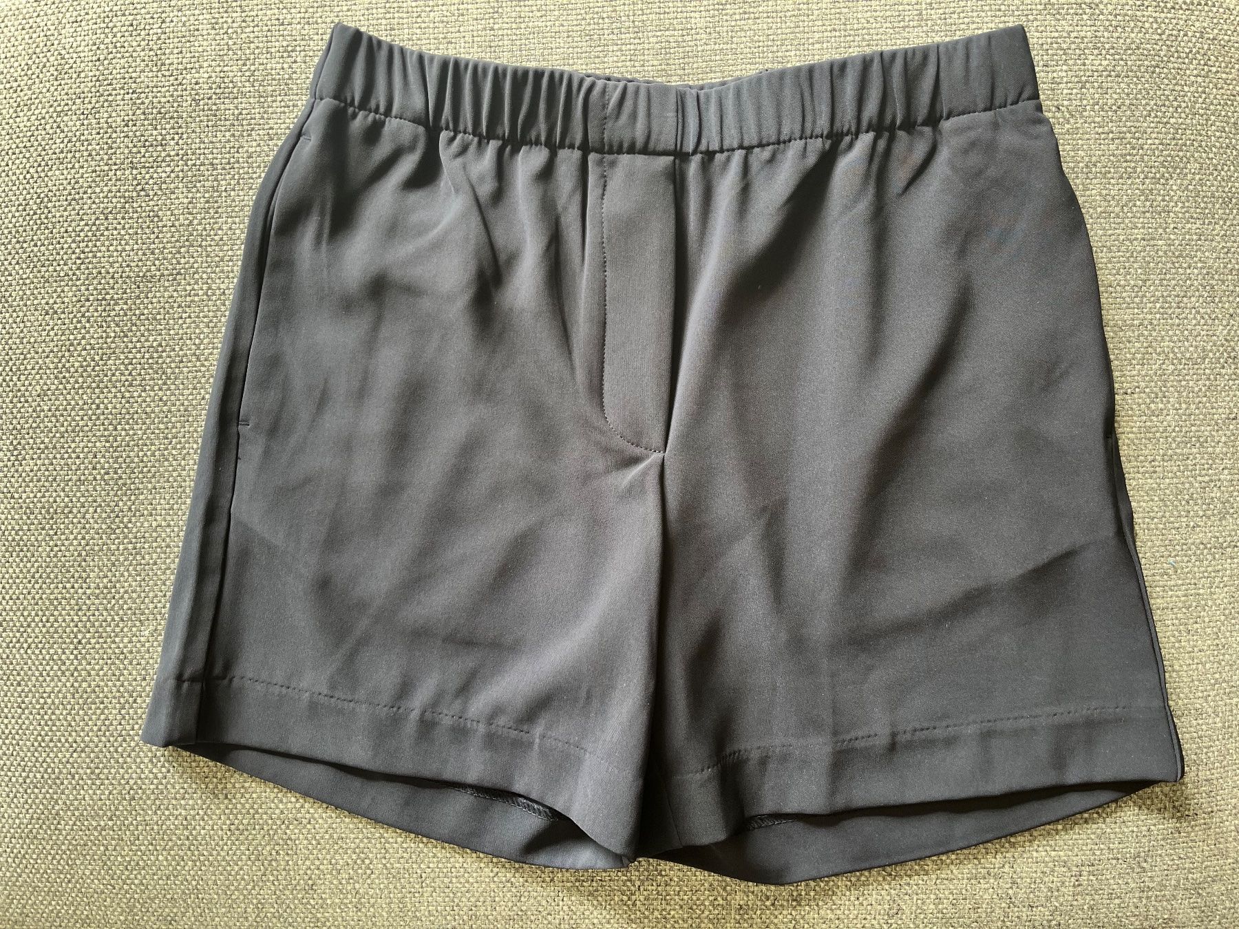 Samsøe Samsøe Pantaloni: Samsoe Samsoe Shorts – Nuovo (secondo la descrizione) da Zürich venduto da Danielan0