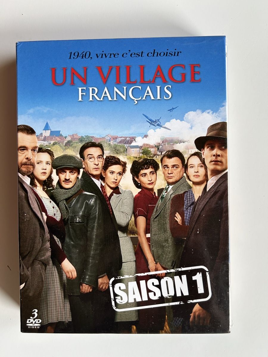 Tutti i DVDs: UN VILLAGE FRANÇAIS SAISON 1 – Usato da St-Cierges venduto da Crisi53