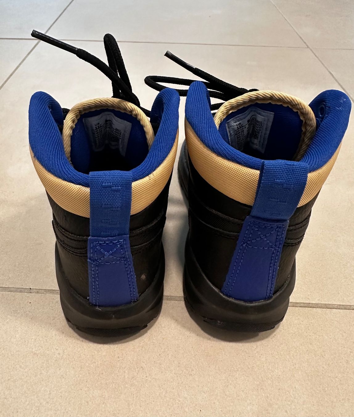 Nike Scarpe per ragazzi: Neue Nike Kinder Schuhe Gr.28 – Nuovo (secondo la descrizione) da Zürich venduto da bur_6jq9 3