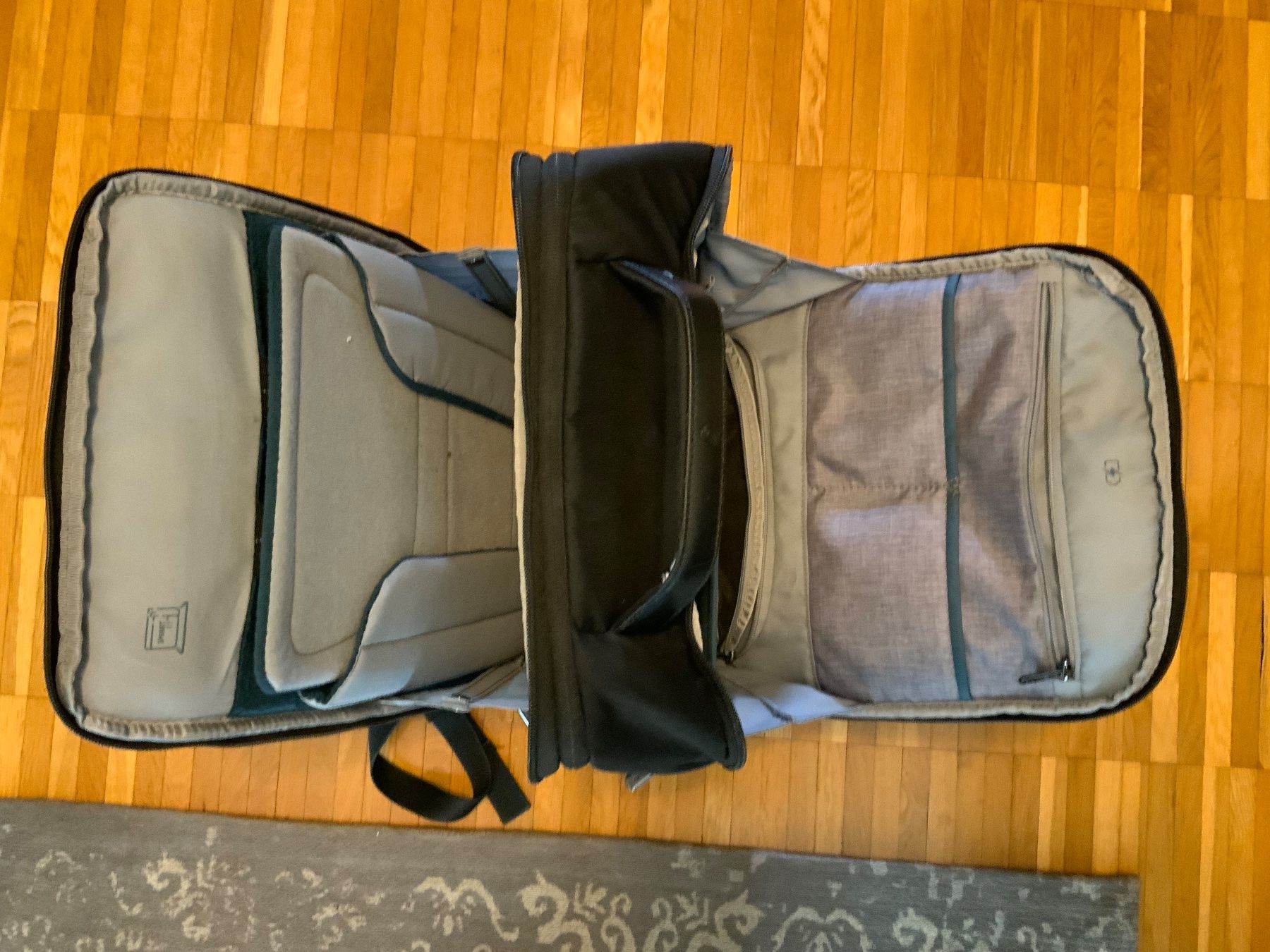 Samsonite Sacs à dos: Samsonite Rucksack Schwarz Laptopfach gebraucht – D'occasion à Kilchberg ZH par leon88888888 6