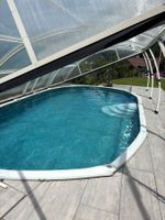 Piscine enterrée ou semi-enterrée et toit en polycarbonate