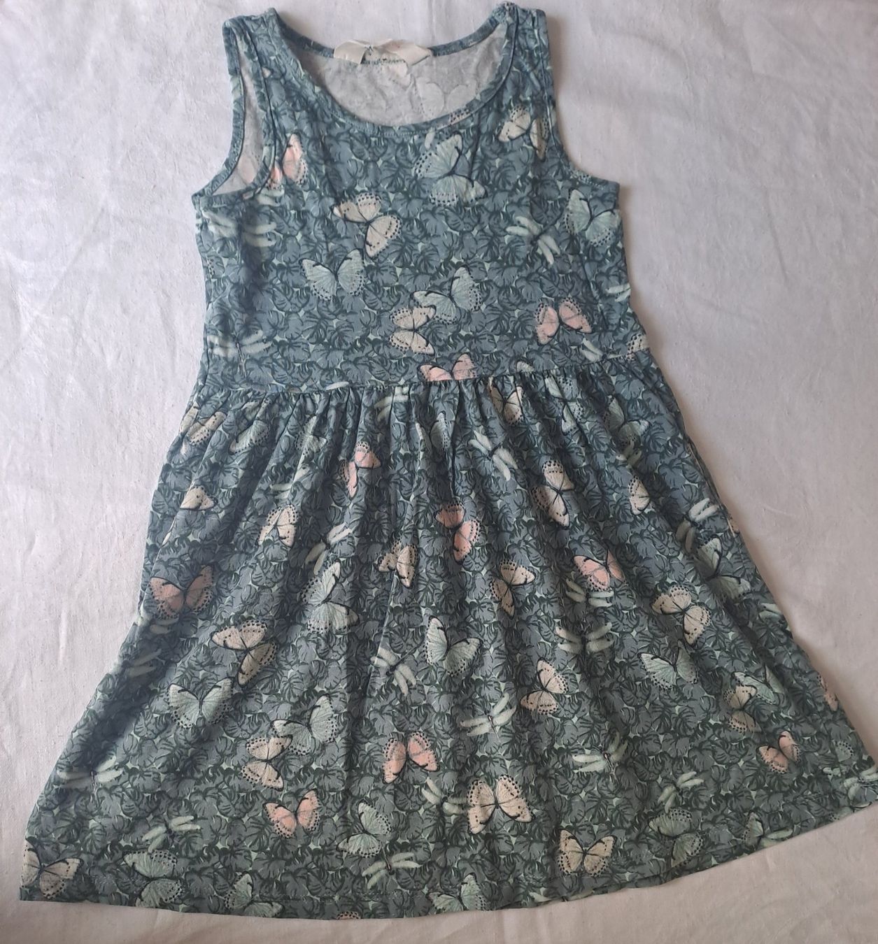 Vestiti & Gonne: Robe pour fille taille 110-116 – Usato da Le Noirmont venduto da sportboutique