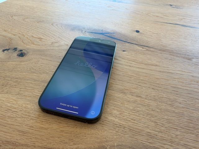 Apple Telefoni cellulari / Smartphones: iPhone 16 Pro Black 256 GB – Usato da Bülach venduto da Zick01 1