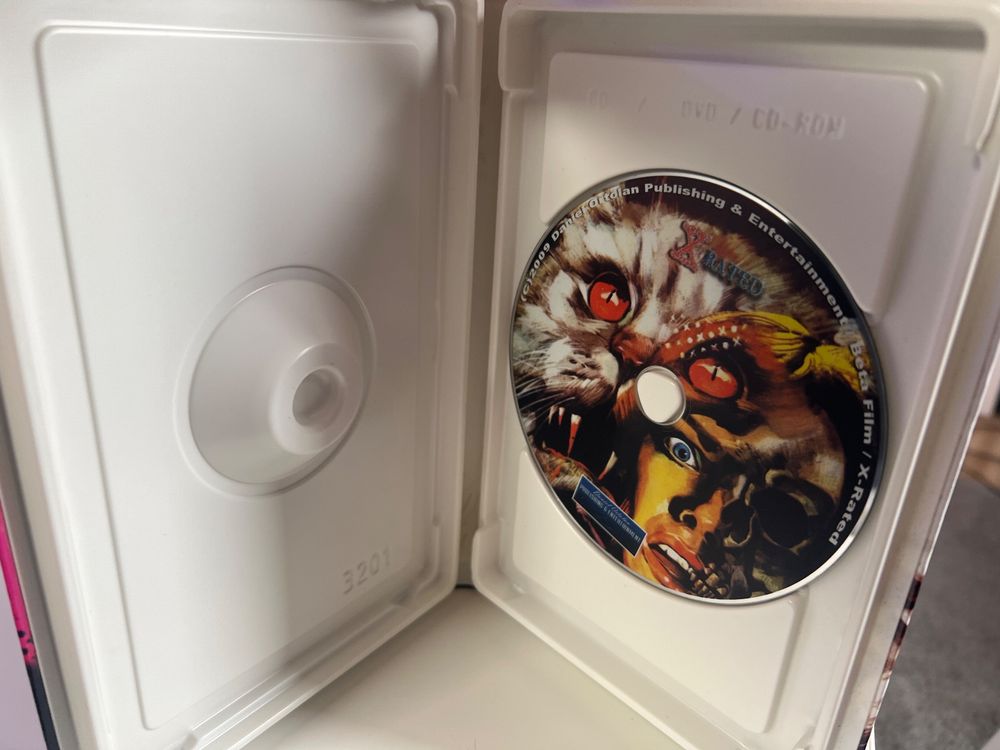 7 Tote In Den Augen Der Katze Grosse Hartbox Vergriffen Kaufen auf