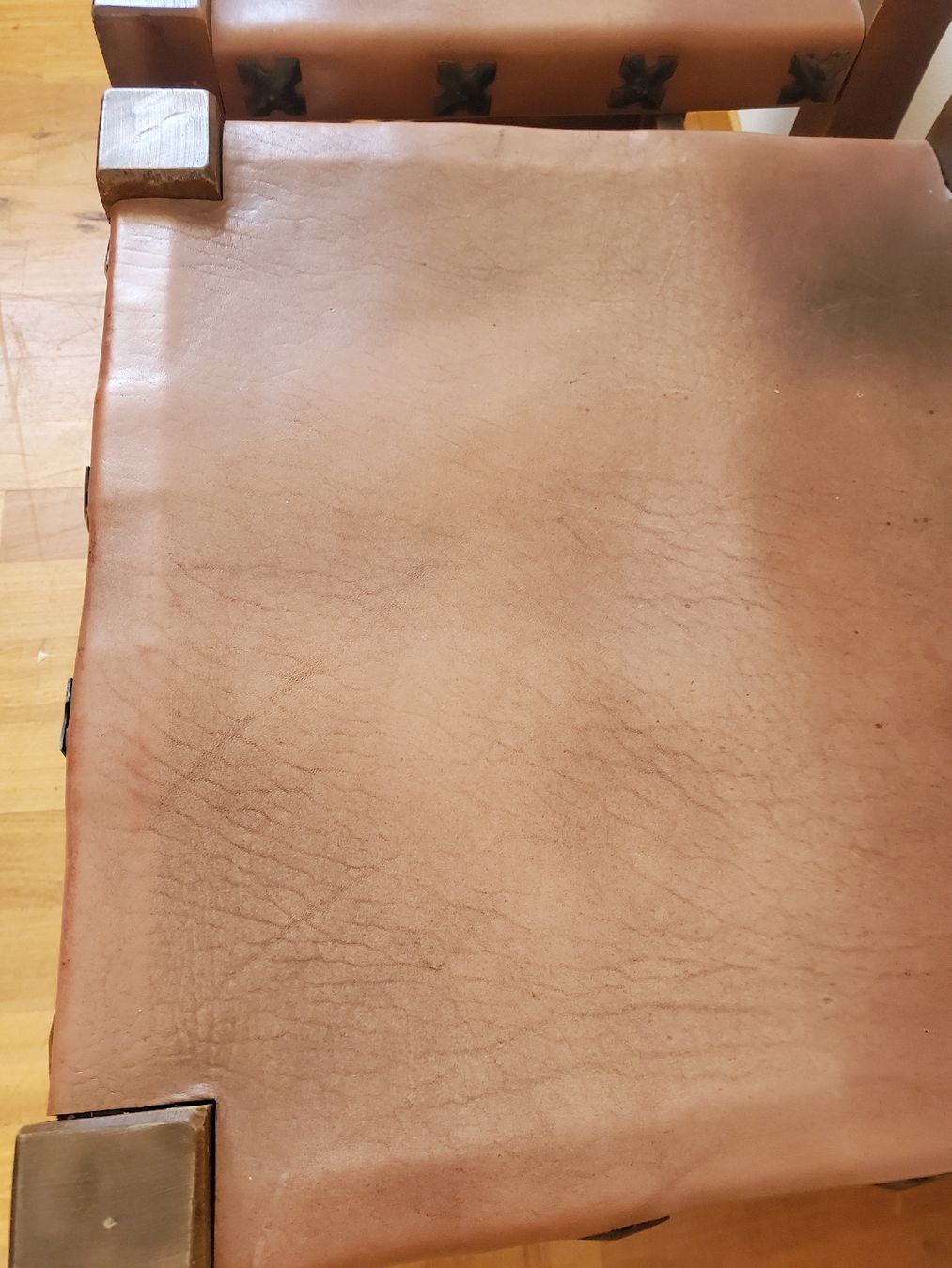 Chaises: Spanische Stühle Leder Sitz Holz 2 St. Wunderschön – D'occasion à Einsiedeln par high5 4