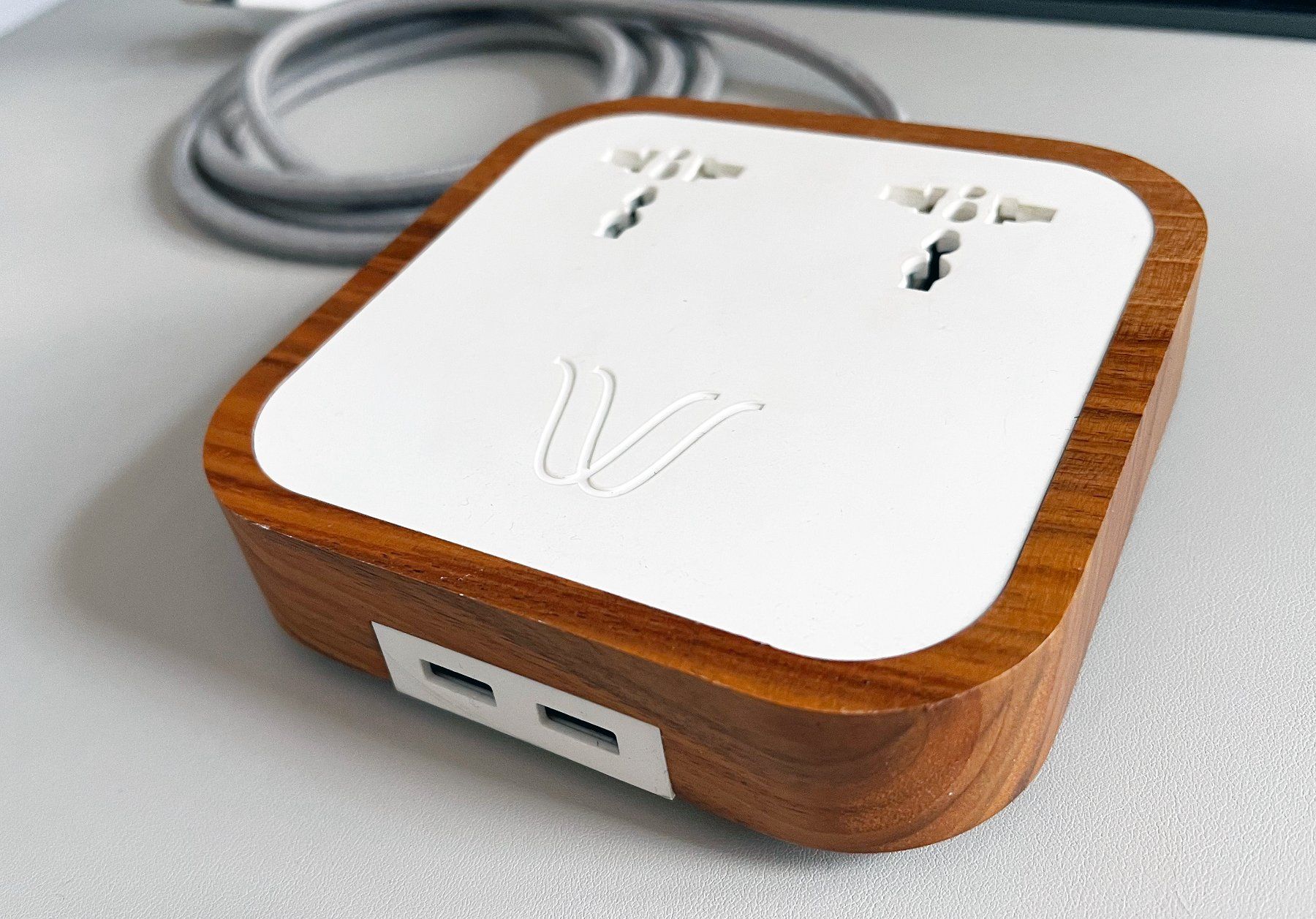 Caricabatterie: Elegante Wireless Charging Station – Usato da Glattfelden venduto da e-sphere 1