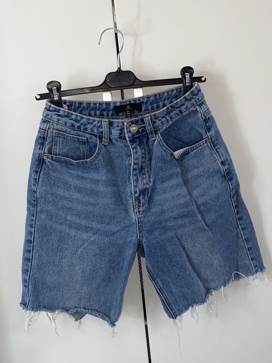 Jeans: Jeans Shorts, hellblau, Gr. 36 – Usato da Basel venduto da Nina_777 3