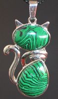 Halskette K-1260 – Malachit – Katze - 44x25x6mm