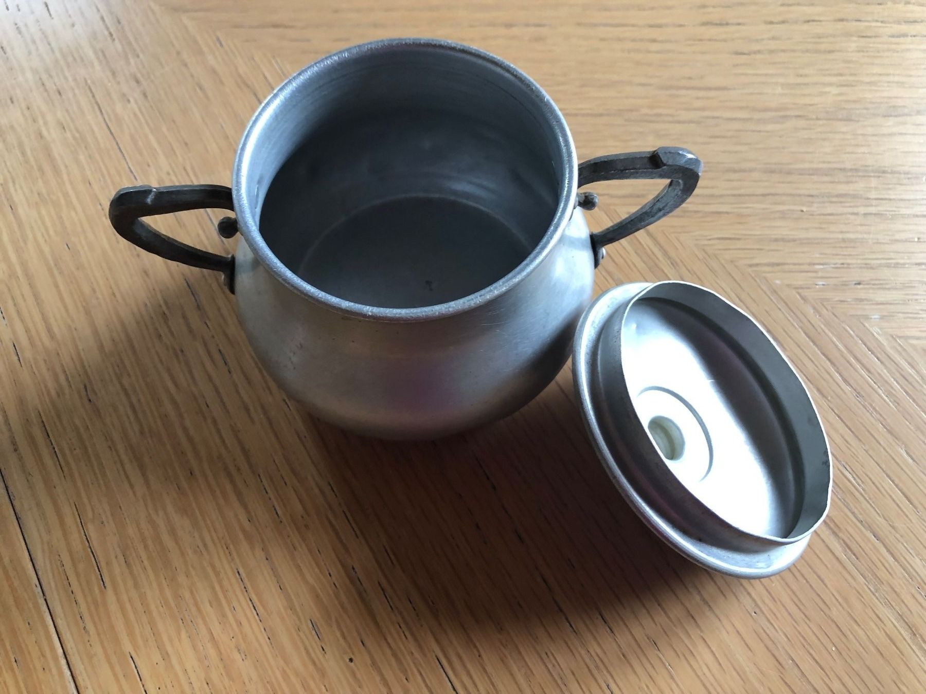 Zuckerdosen: Antike Zuckerdose / Alu – Gebraucht aus Schübelbach von Dolly990_2 1