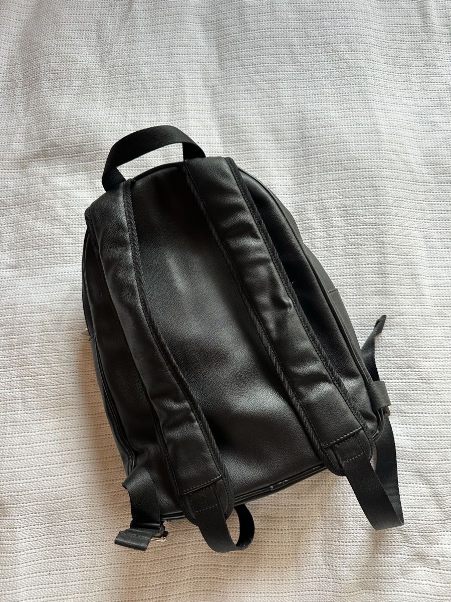 Calvin Klein Sacs à dos: Rucksack Calvin Klein – D'occasion à Vaduz par whitepalmtree 1