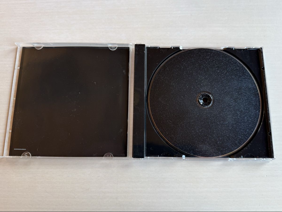 CD: Massive Attack Heligoland CD Blue Cover – Usato da Oberried Brienz venduto da Chyara 2