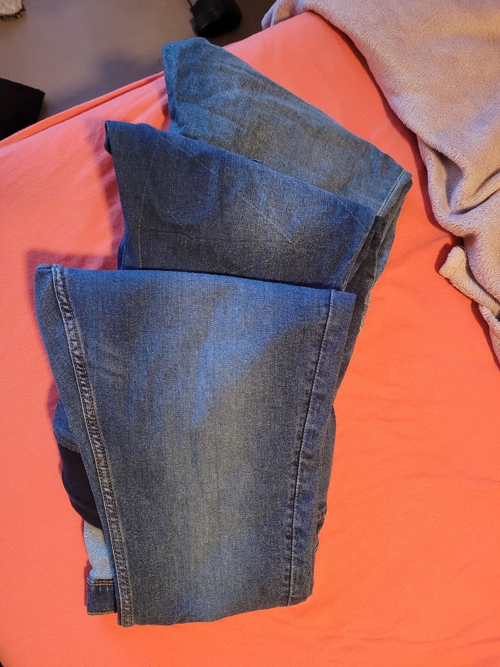 Lotti di vestiti: 6 pantaloni premaman – Usato da Giubiasco venduto da A.B00 1