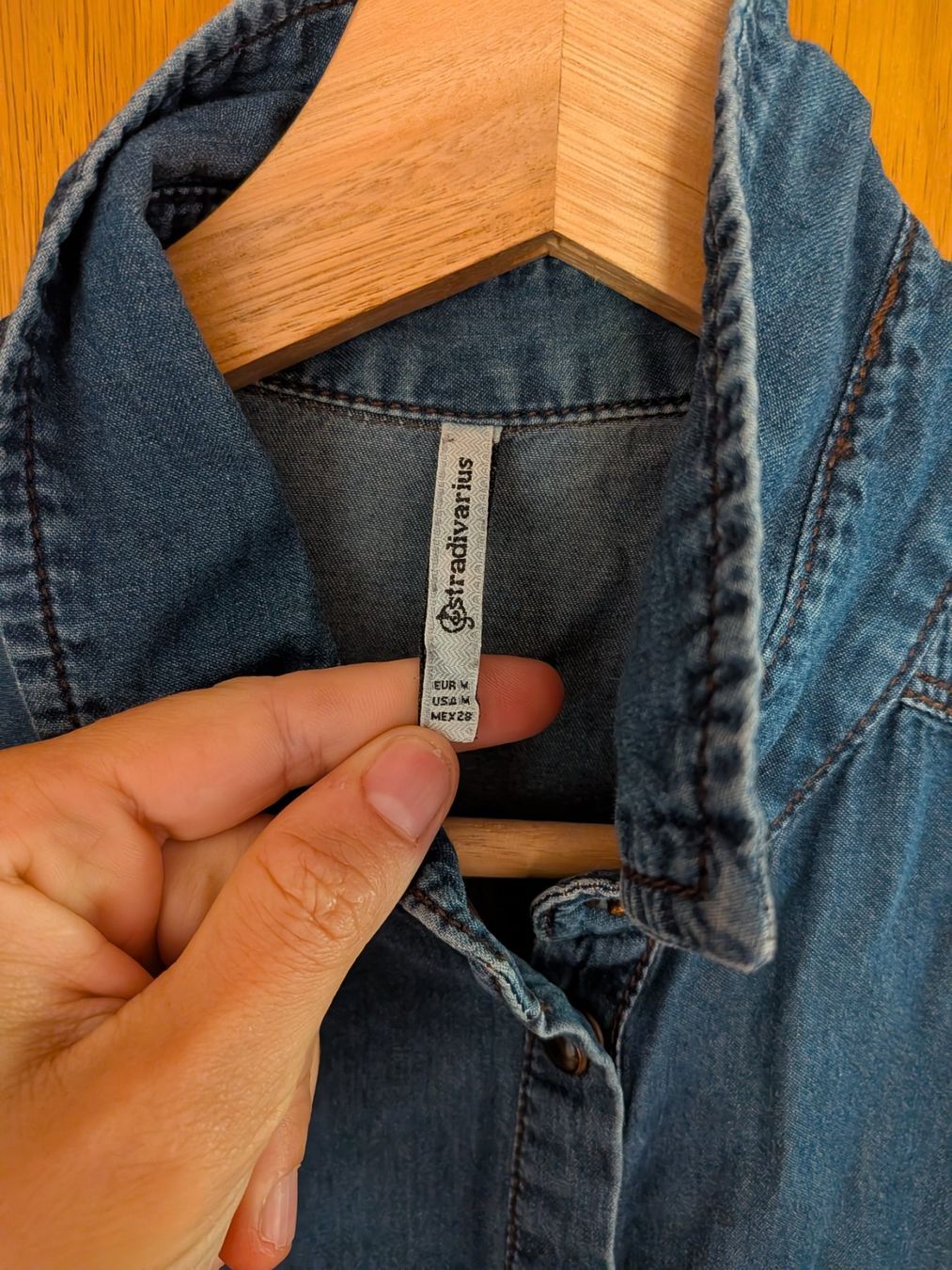 Stradivarius Camicette: Stradivarius Jeanshemd blau langarm – Usato da Winterthur venduto da sha_r2k2 1