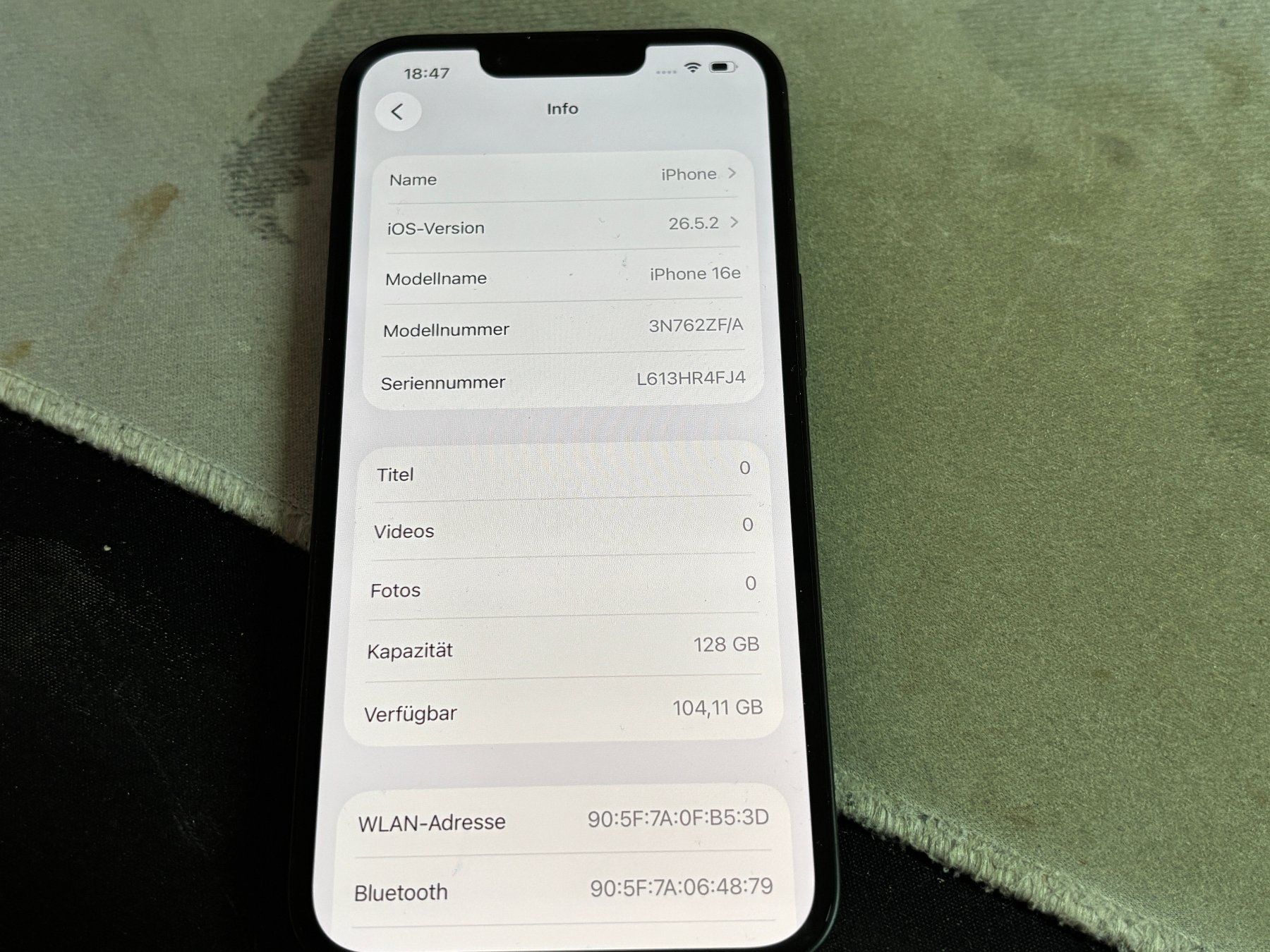 Apple Portables: Iphone 16E 128Gb – D'occasion à Au SG par bah_6f5w 5