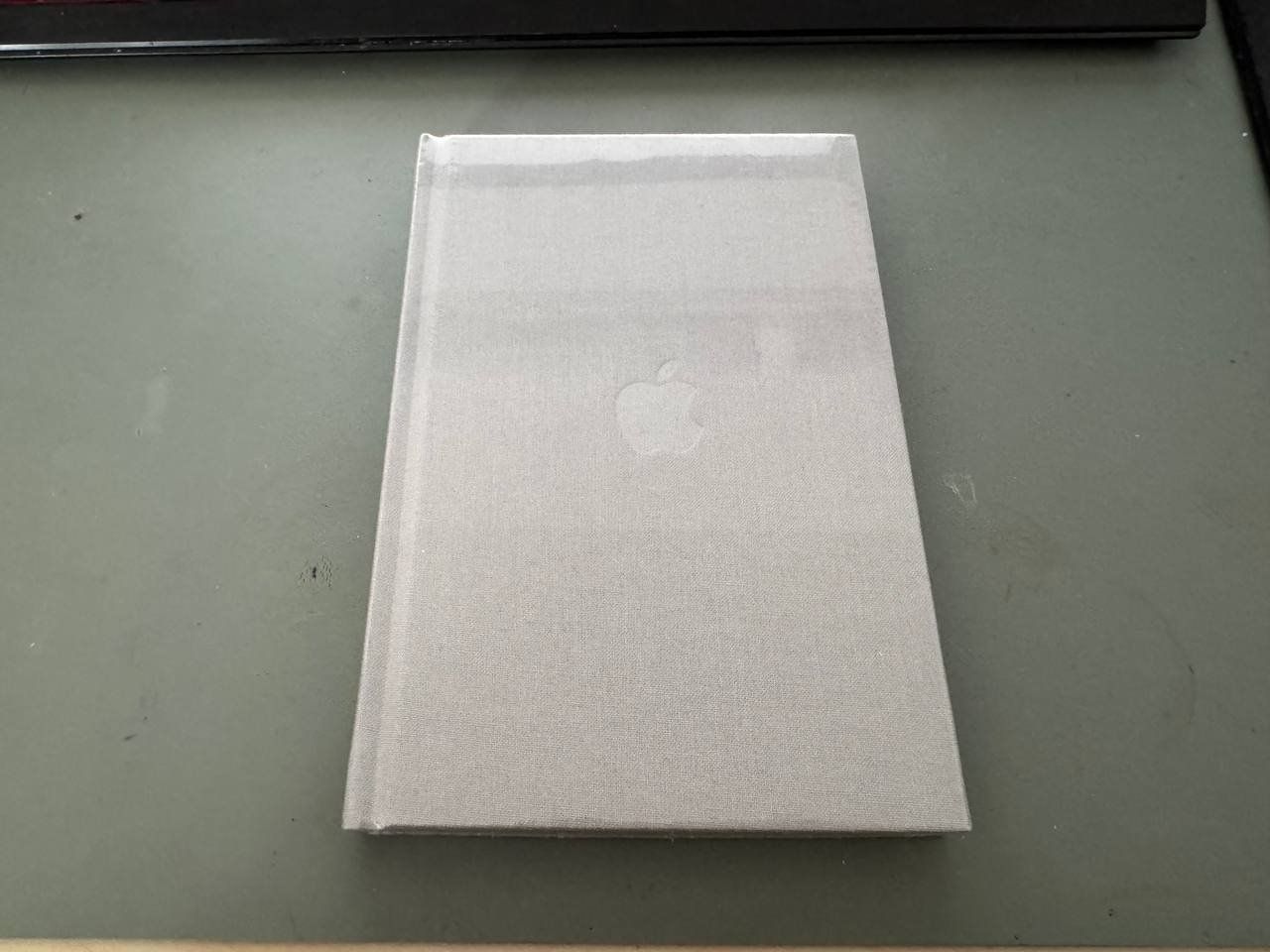 Apple Blocchi: Apple Park Visitor Center Notizbuch NEU – Nuovo e nell'imballaggio originale da Wolhusen venduto da uyan