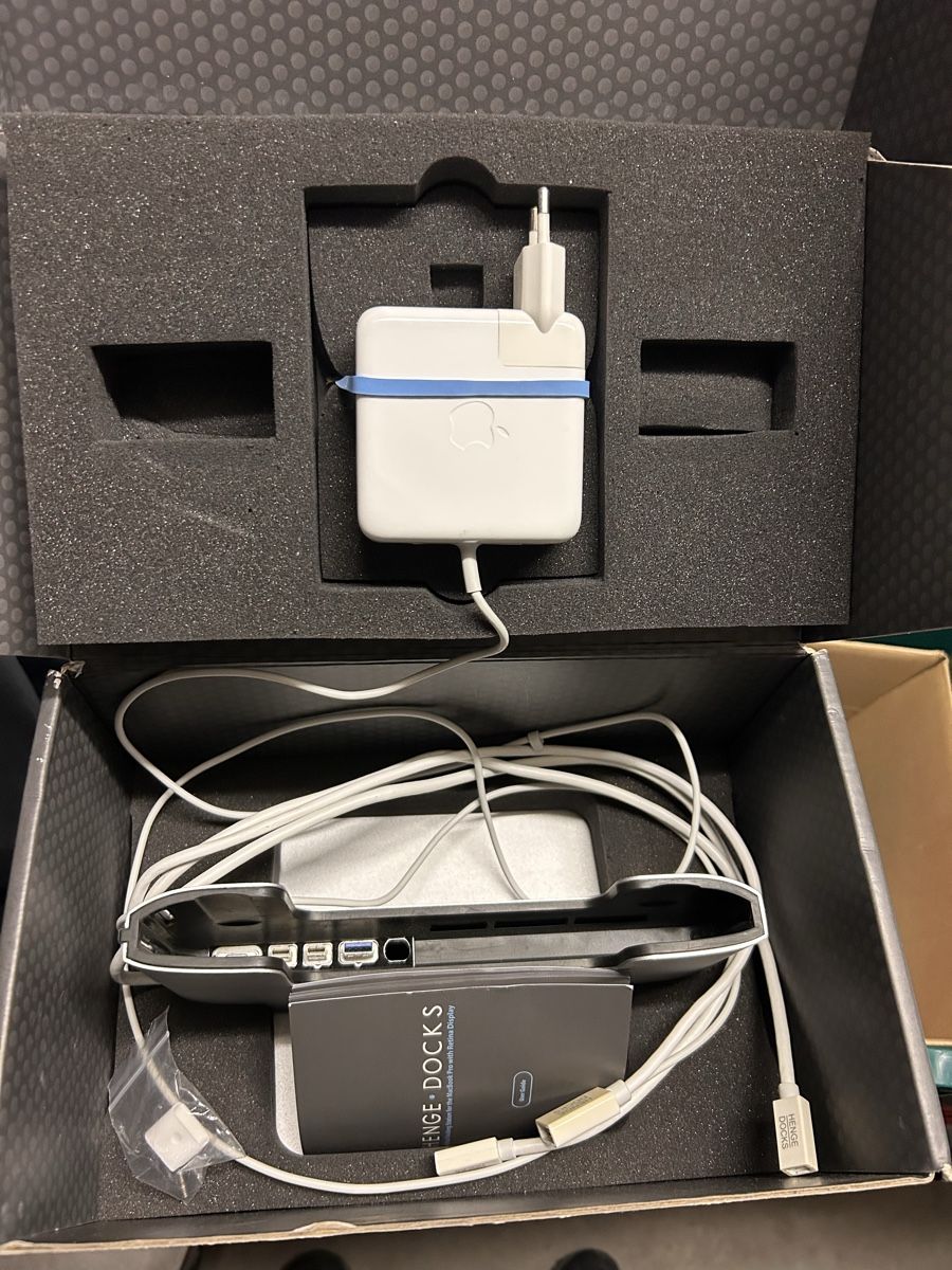 Docking station: Henge Docks Vertical Docking Station MacBook Pro 13" – Usato da Zürich venduto da jasmin011 3