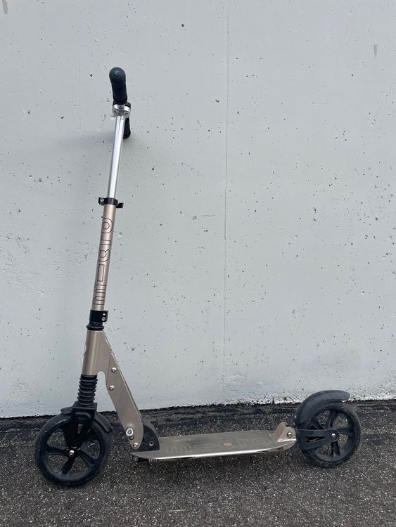 MICRO SUSPENSION Scooter, Bronze, wenig gebraucht Kaufen auf Ricardo