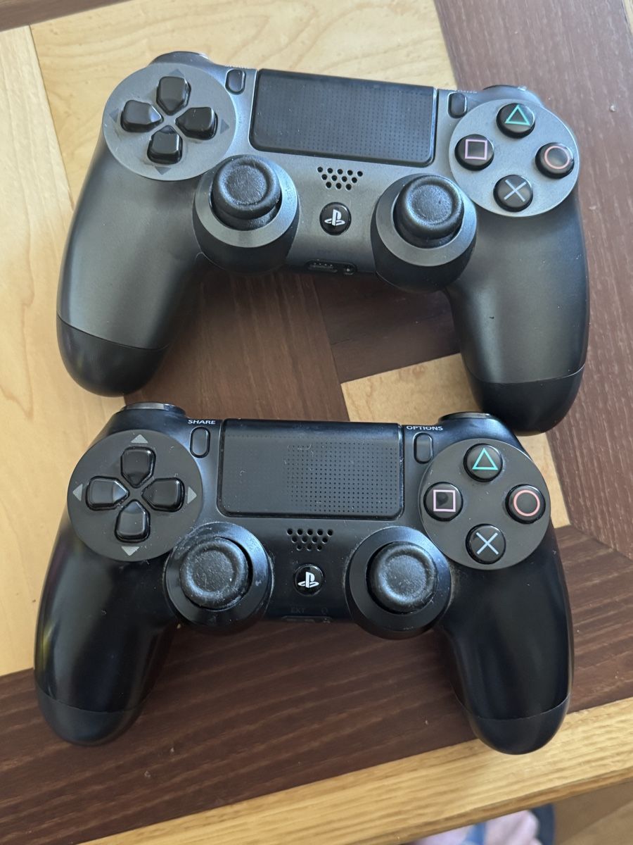 Sony Console: Playstation 4 Konsole mit 2 Controller + 7 Games Top! – Usato da Luzern venduto da mietz01 1