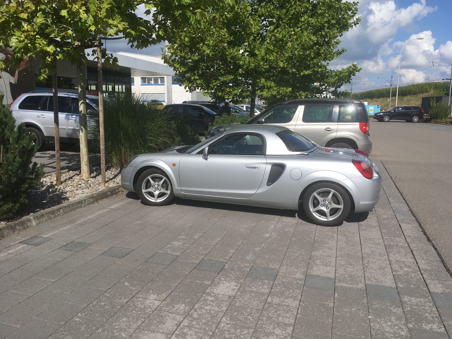 Toyota Automobili: TOYOTA MR2 Spyder 1.8 Hard/Soft Top – Usato da Seengen venduto da viv_y8xw 3