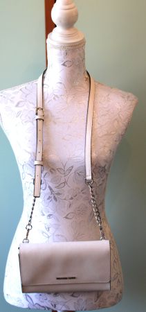 Tasche von *MICHAEL KORS* (L)