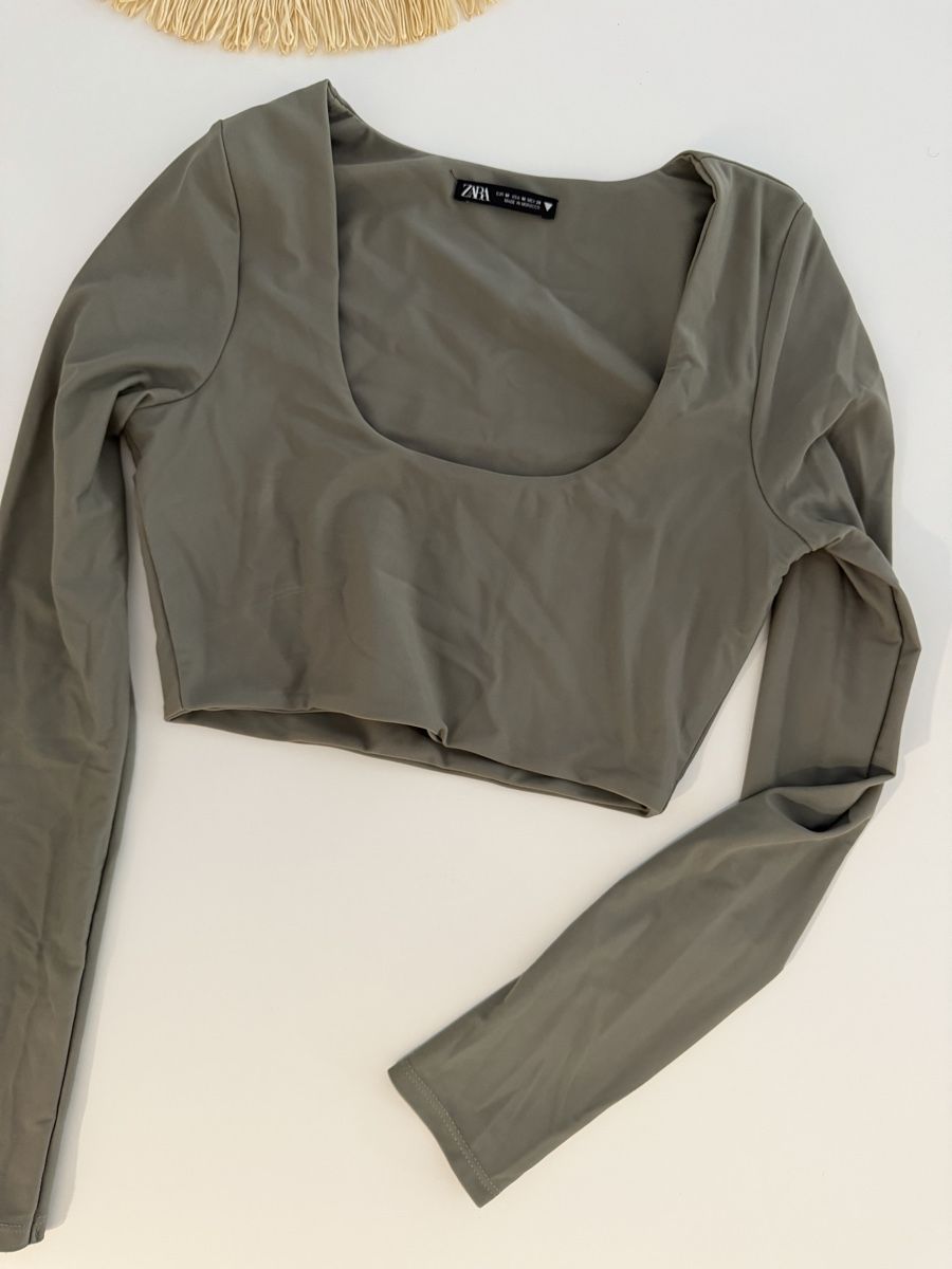 Zara Top: ZARA Long Sleeve Cropped Top Size M – Nuovo (secondo la descrizione) da Gränichen venduto da Domsiiiii 1