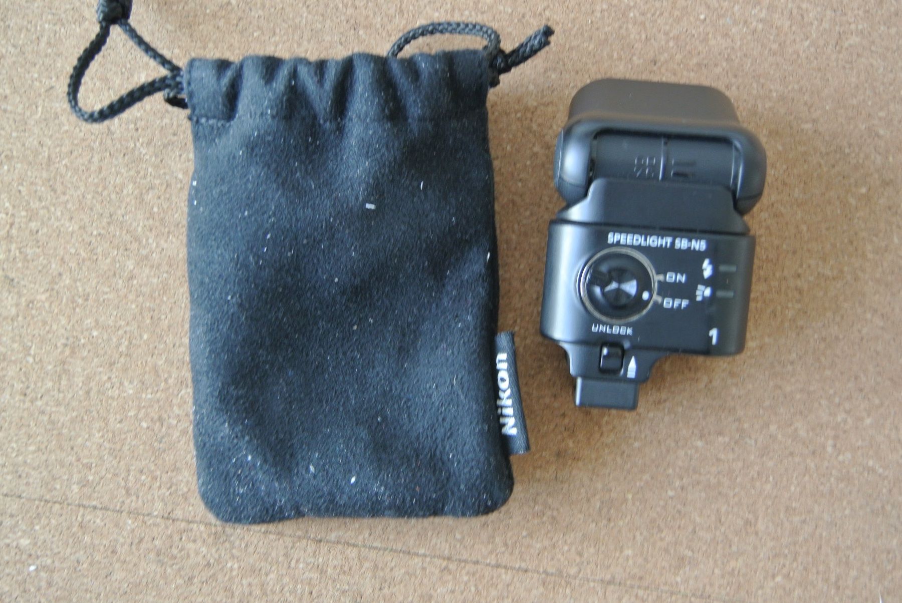 Nikon Flash: Nikon SB-N5 Schwarz Blitz / Flash / Blitzgerät – Usato da Zufikon venduto da Connec