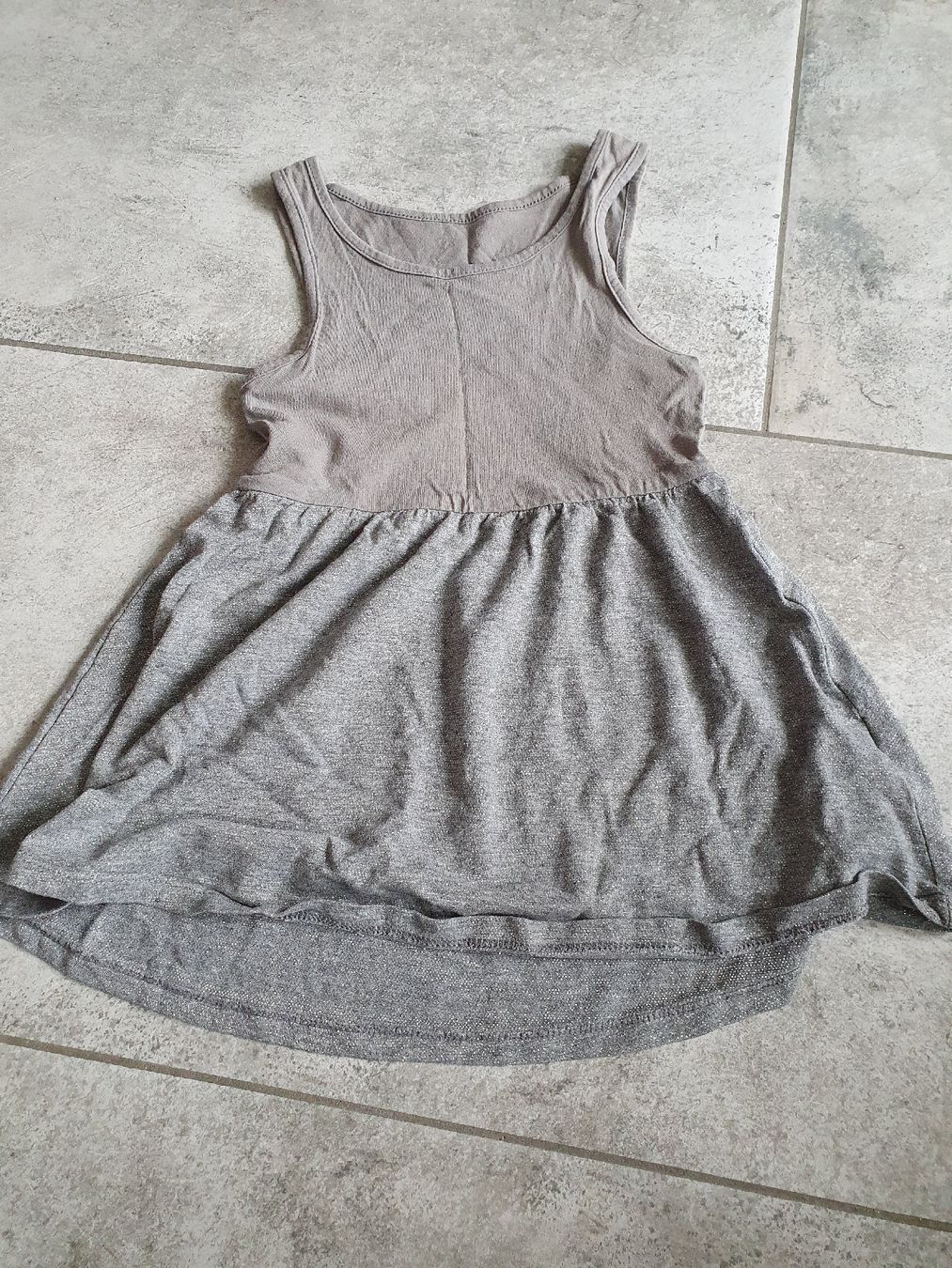 Vestiti & Gonne: Robe taille 3-4 ans – Usato da Le Noirmont venduto da Guiguiguette