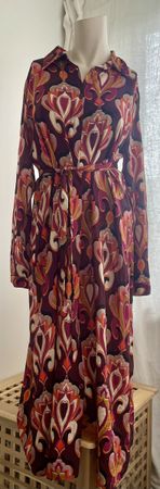 Wunderschönes, elegantes Kleid von Geisha, neu