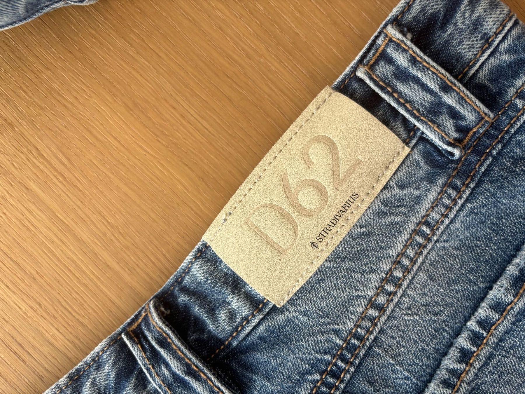 Stradivarius Vestiti & Gonne: blauer Stradivarius Rock 32 – Nuovo (secondo la descrizione) da Kilchberg ZH venduto da Yves076 3