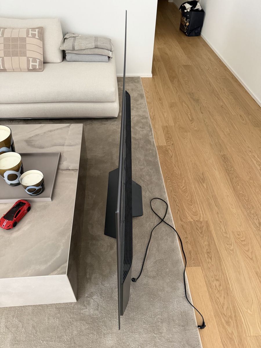 Appareils TV: LG OLED77B19 – D'occasion à Baar par GillesAntibes 1