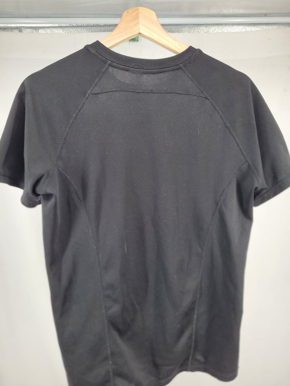 T-shirt: T-shirt sport noir – Usato da Lausanne venduto da PlusValue_Lausanne 1