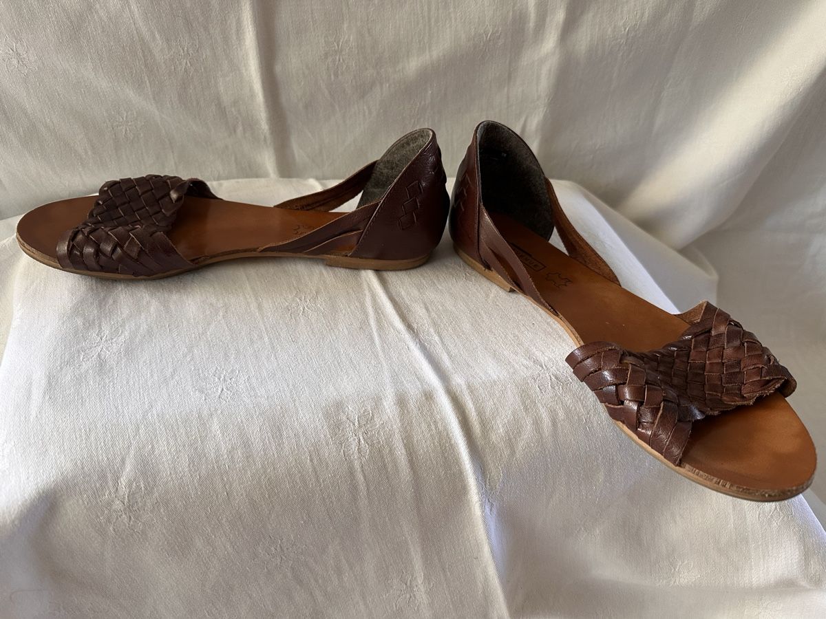 Scarpe da donna: Sommer Ledersandalen Nr. 38 – Usato da Stabio venduto da MAARINAA 3
