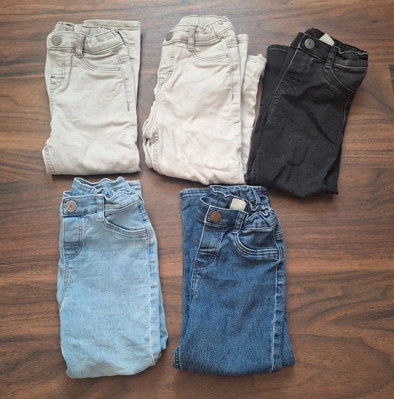H&M Hosen: 5 Jeans Grösse 98, H&M – Gebraucht aus Uster von fofinha-8610