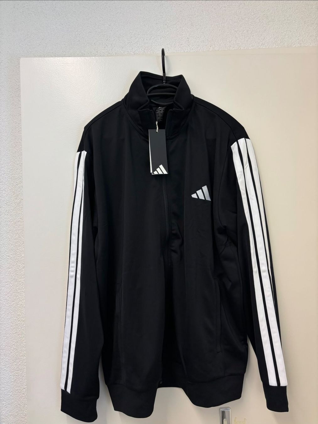 Adidas Jacken: Adidas Trainingsjacke – Neu und originalverpackt aus Zürich von mc__2kll