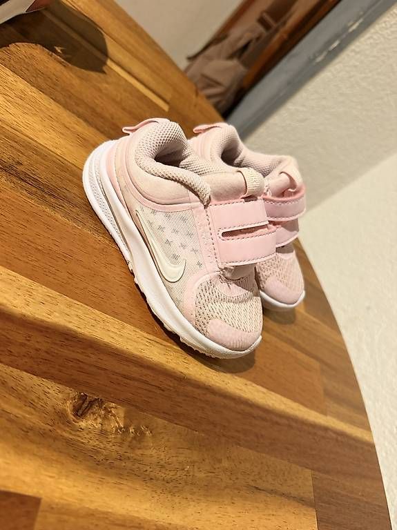 Chaussures filles: Baskets filles – D'occasion à Mont sur Rolle par Tetrus82 2