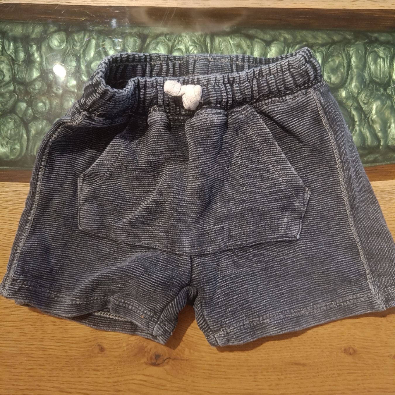 Zara Pantaloni: Shorts Zara Grösse 104 – Usato da Jaberg venduto da urig17.